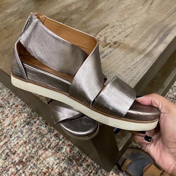 Pauline Platform Sandals - Picture 3 of 5